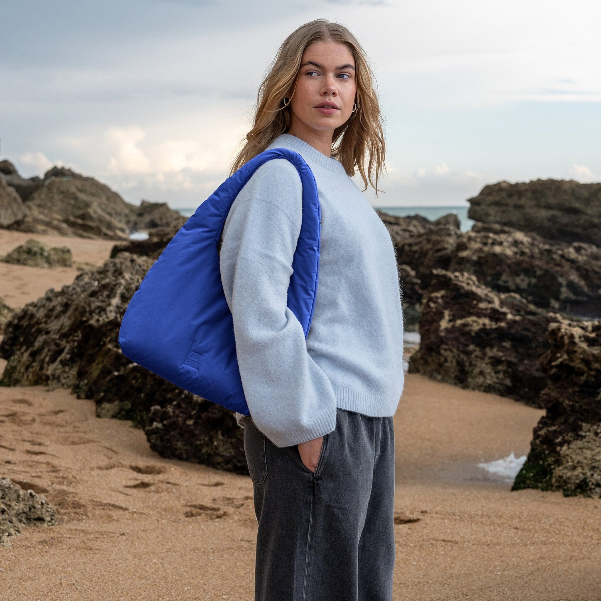 Cloud Shoulder Bag 7L