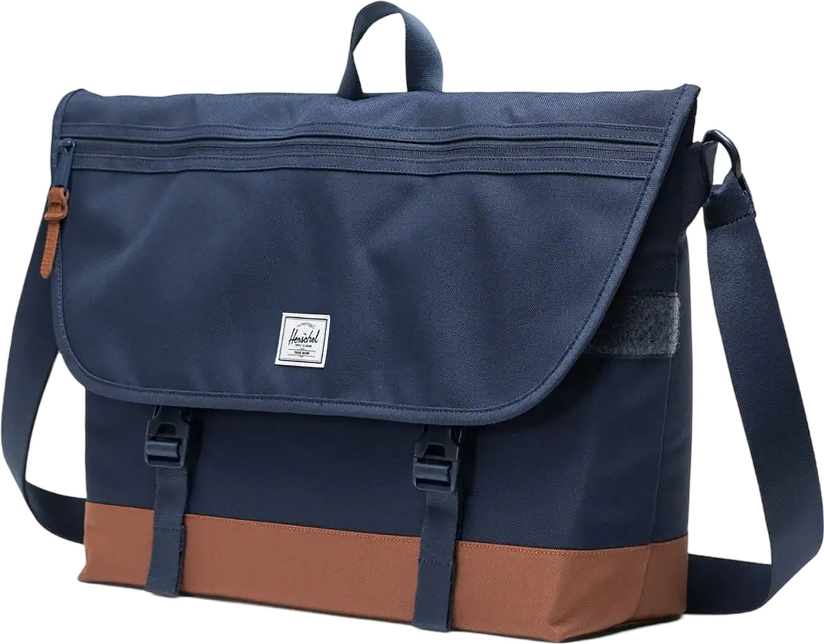 Cove Messenger Bag 22.5L