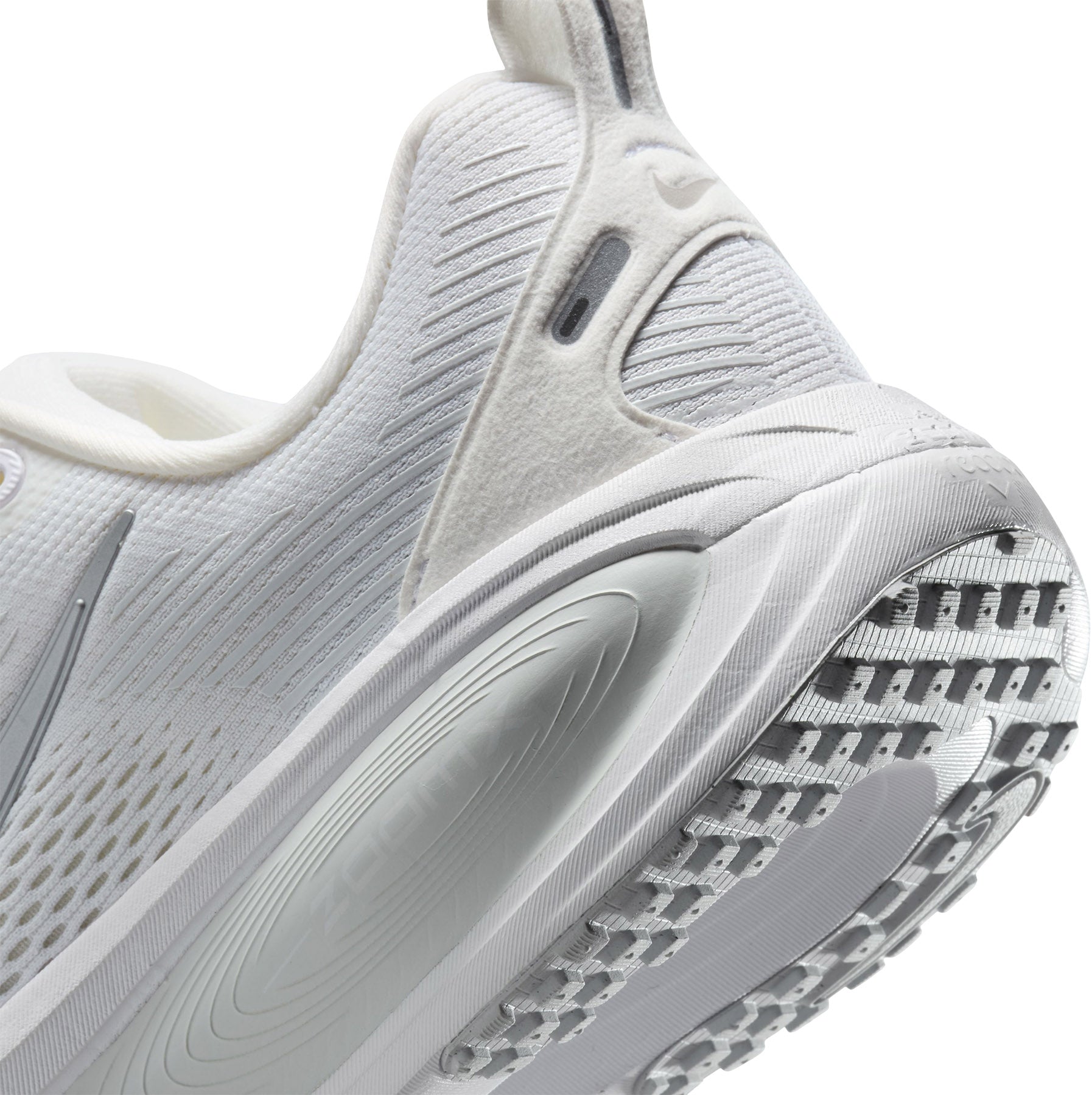 Vomero 18 Road Running Shoes - Women's