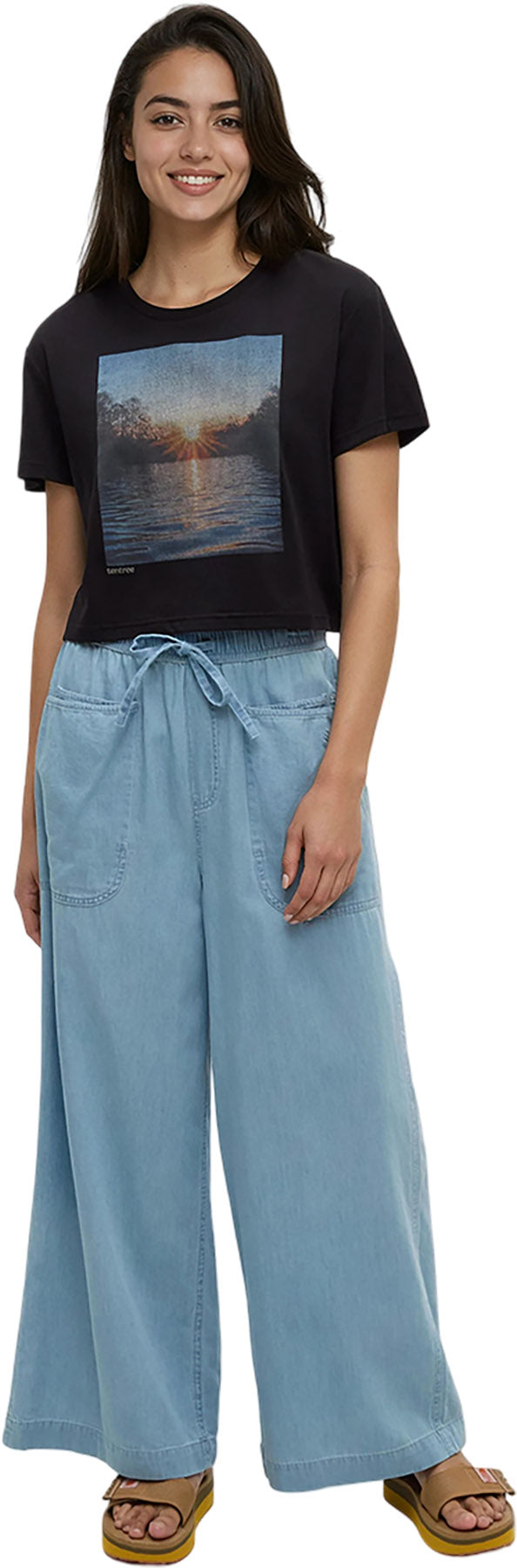 Lake View Crop T-Shirt - Women's