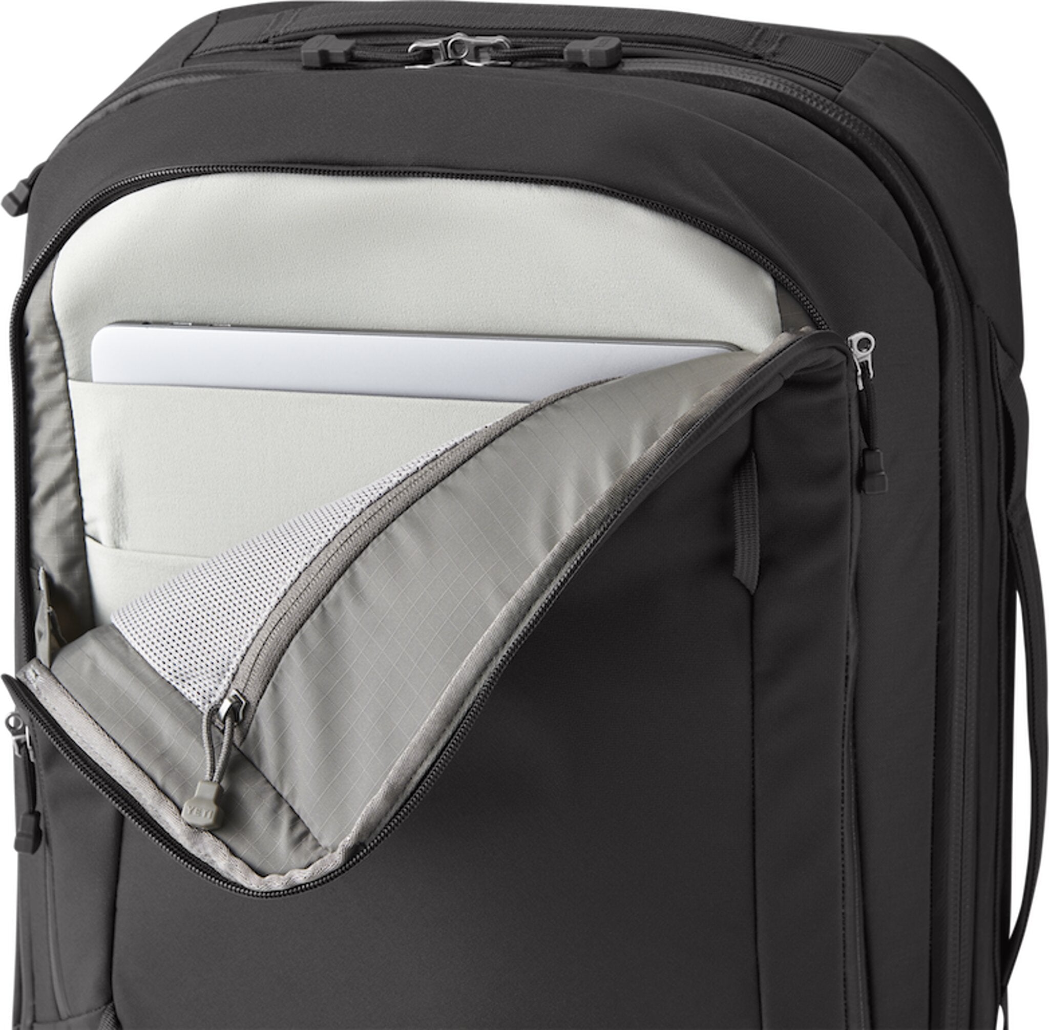 Crossroads Carry-on Luggage 22"